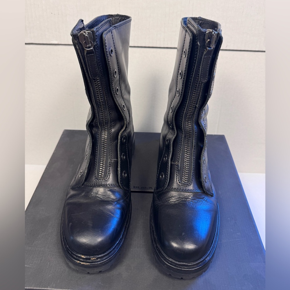Diesel Men’s Black Gold Leather Boots with Zipper. Size 9